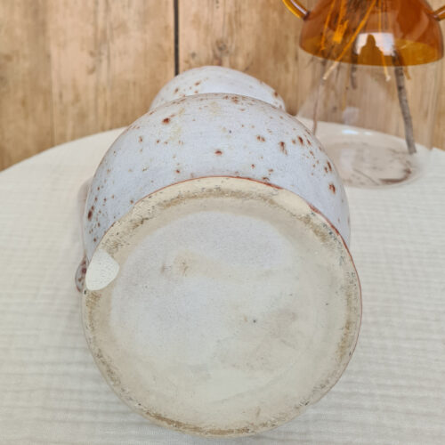 Cruche en grès moucheté