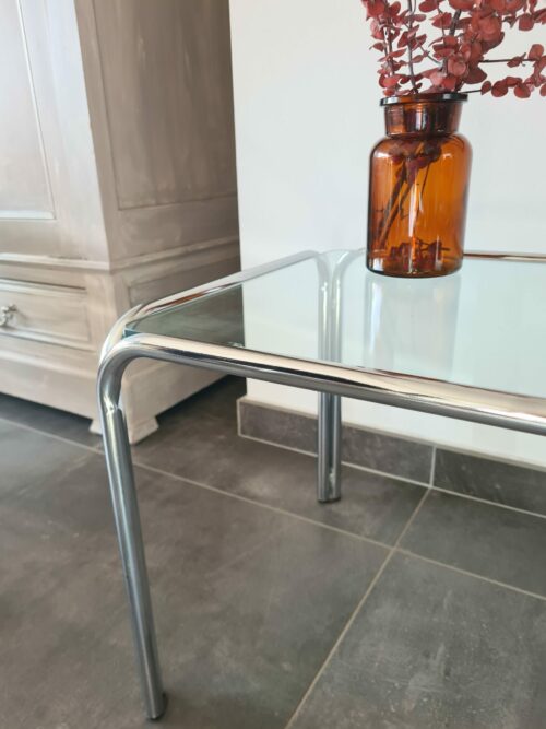 Table basse en verre et chrome